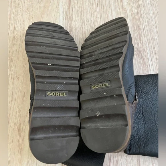 Sorel Black Leather Pull-On Boots with Brown Strap Accent - Picture 5 of 6